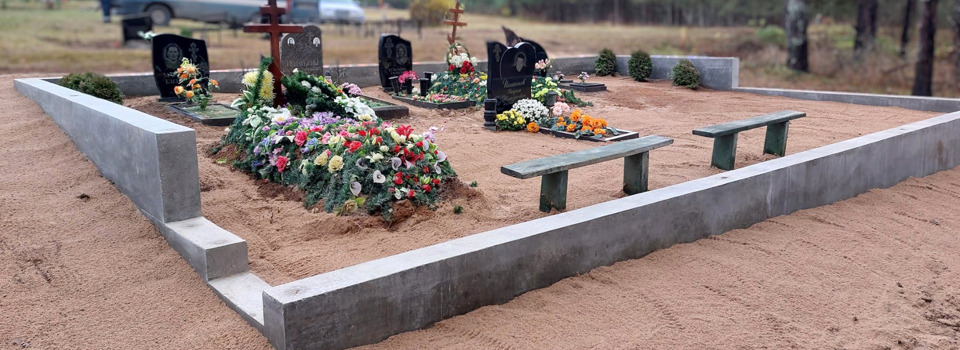 Ухоженная могила в Даугавпилсе