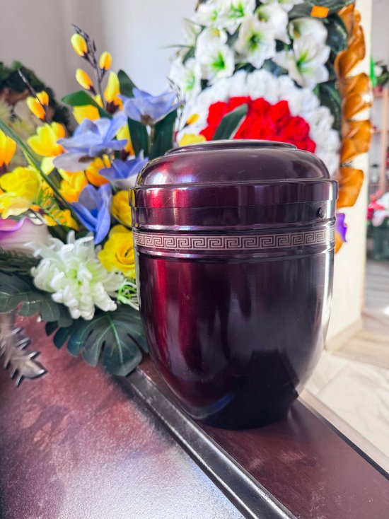 Керамические урны для праха в Даугавпилсе в похоронном бюро Ritual Mirklis